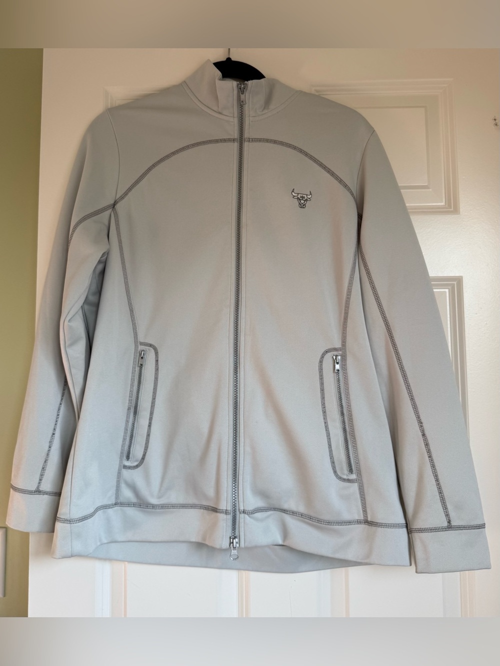 Women’s Gray Full-Zip Athletic Jacket with Chicago Bull Logo